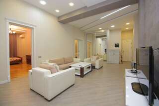 Апартаменты CENTR BAKU. 4 Bedrooms. Баку Апартаменты-24